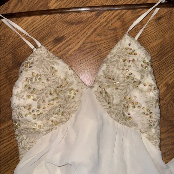 Soiėblu Cream White Lace Chemise with Spaghetti Straps maxi formal gown - Picture 2 of 4